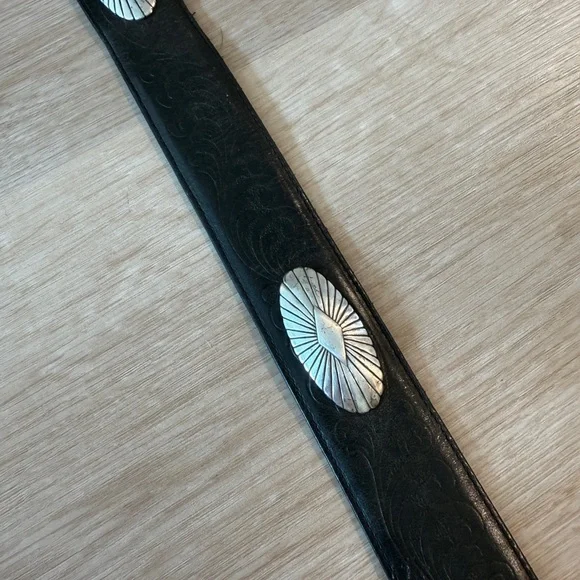 Vintage belt with silver conch - Picture 3 of 7